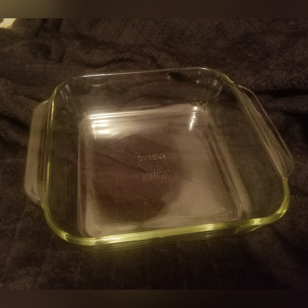 Pyrex baking dish